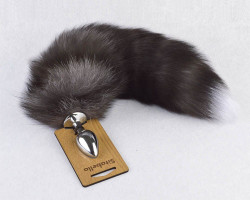 Серебристая анальная пробка с пушистым хвостиком Серебристая анальная пробка с пушистым хвостиком