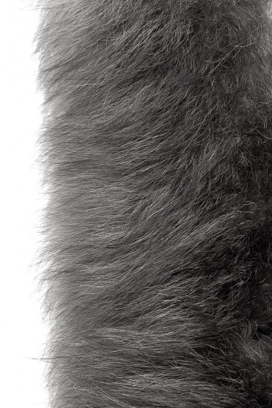 Серебристая металлическая анальная втулка с серым лисьим хвостом