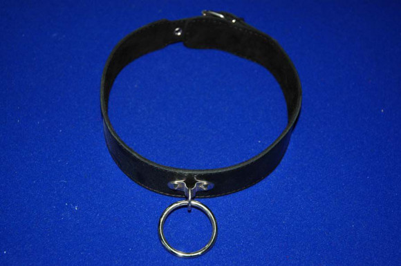 Женский ошейник из кожи с кольцом