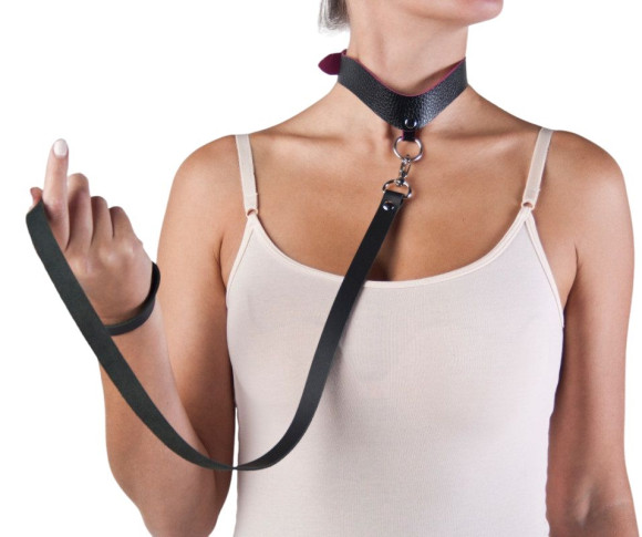 Черный кожаный поводок с карабином Черный кожаный поводок с карабином