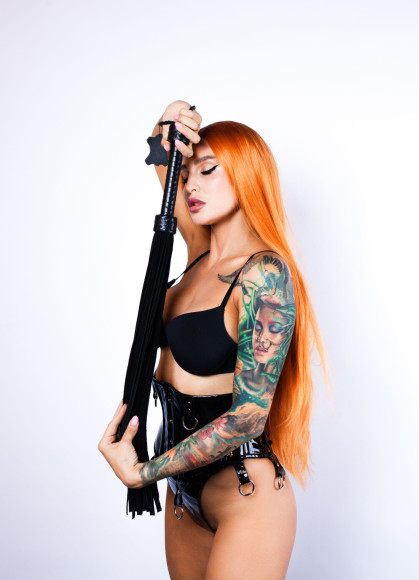 Черный флоггер Scandal из натуральной кожи с замшевыми хвостами - 75 см. Черный флоггер Scandal из натуральной кожи с замшевыми хвостами - 75 см.