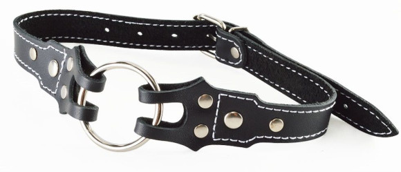 Кляп-рамка на ремешках с контрастной строчкой Кляп-рамка на ремешках с контрастной строчкой