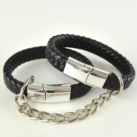 Черные наручники среднего размера «Вояж» Черные наручники среднего размера «Вояж»