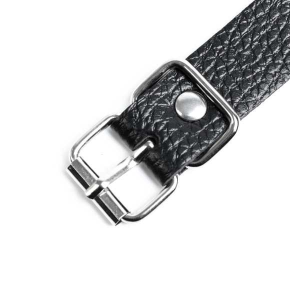 Черный кляп-шарик на регулируемых ремнях Черный кляп-шарик на регулируемых ремнях