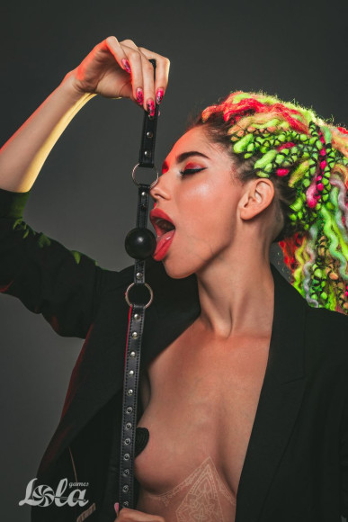 Черный кляп-шарик Bare с шипами Черный кляп-шарик Bare с шипами