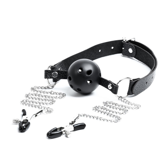 Черный кляп-шарик «Оки-Чпоки» с зажимами для сосков Черный кляп-шарик «Оки-Чпоки» с зажимами для сосков