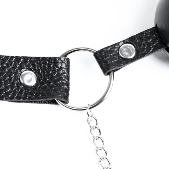 Черный кляп-шарик «Оки-Чпоки» с зажимами для сосков Черный кляп-шарик «Оки-Чпоки» с зажимами для сосков