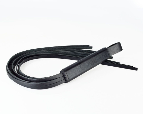 Черная кожаная плеть Клео - 60 см. Черная кожаная плеть Клео - 60 см.