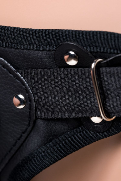 Телесный страпон Harness с вагинальной пробкой - 19,5 см. Телесный страпон Harness с вагинальной пробкой - 19,5 см.