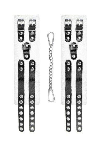 Бело-черные оковы с двумя ремешками и люверсами Бело-черные оковы с двумя ремешками и люверсами
