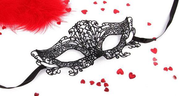 Черная ажурная текстильная маска Марлен Черная ажурная текстильная маска Марлен