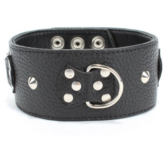 Черный кожаный ошейник с короткими шипами Черный кожаный ошейник с короткими шипами