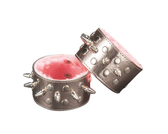 Напульсники цвета бронзы с шипами Напульсники цвета бронзы с шипами