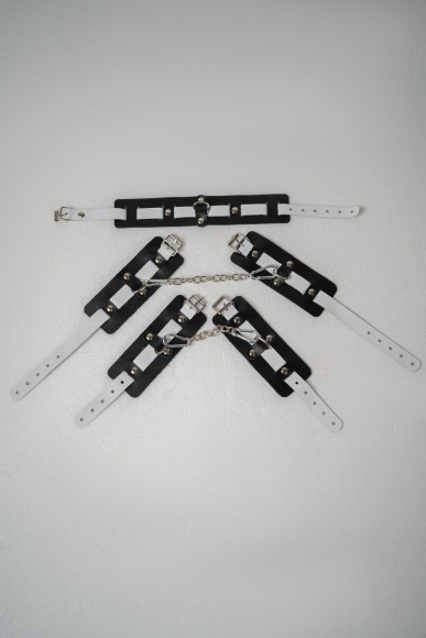 Набор фиксаторов из черной и белой натуральной кожи