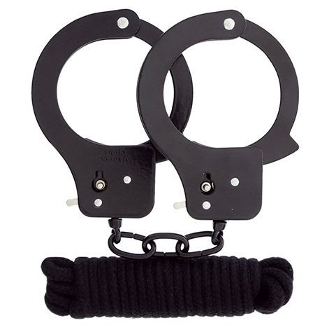 Чёрные наручники из листового металла в комплекте с веревкой BONDX METAL CUFFS&LOVE ROPE SET Чёрные наручники из листового металла в комплекте с веревкой BONDX METAL CUFFS&LOVE ROPE SET